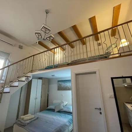 شقة St-gallery سبليت